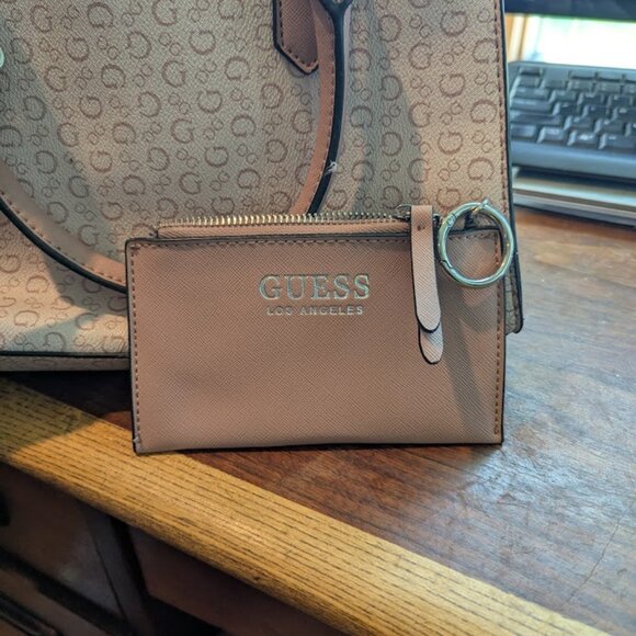 Guess Ladies Purse - Picture 4 of 5